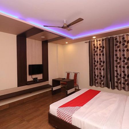 Oyo 33387 Laxmi Lawn And Resort Suite Lucknow Esterno foto