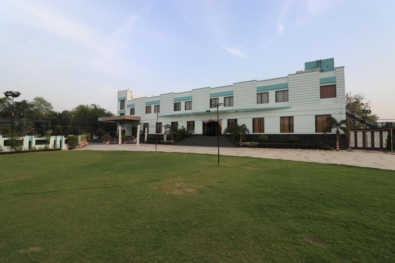 Oyo 33387 Laxmi Lawn And Resort Suite Lucknow Esterno foto