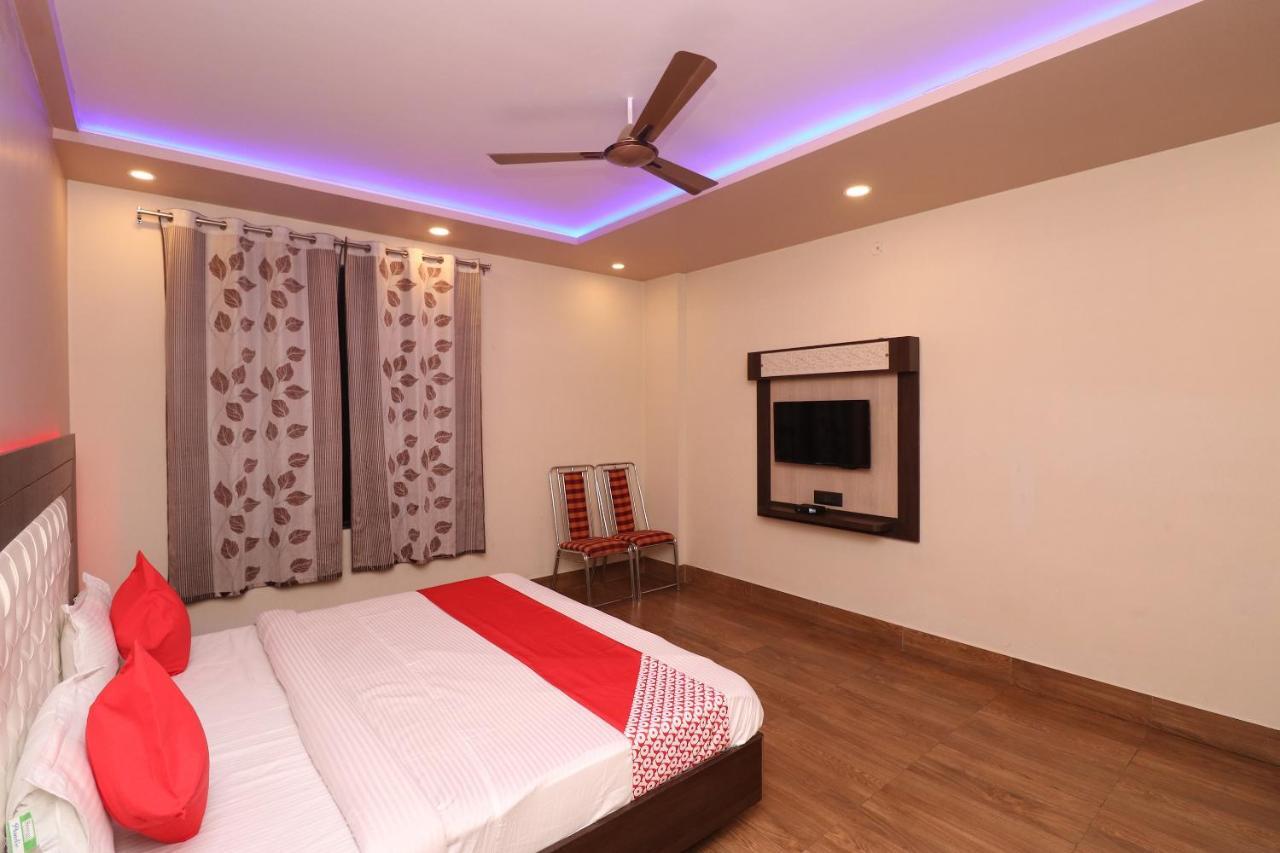 Oyo 33387 Laxmi Lawn And Resort Suite Lucknow Esterno foto